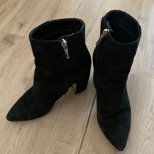 LAST CHANCE: Sam Edelman Black Suede Pointed Booties size 6